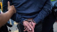 شرطة جنين تقبض على متهم بسرقة 25 ألف دينار
