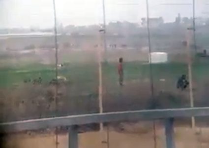 فيديو يظهر احتفال قناصة الاحتلال بقتل الفلسطينيين كما لو أنها لعبة الكترونية