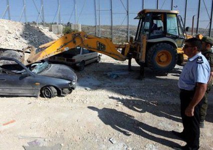 الشرطة تتلف 30 مركبة غير قانونية