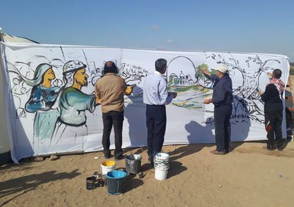 جدارية تختصر حلم العودة وتحاكي معاناة المهجرين