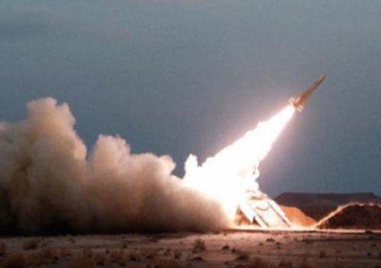 السعودية: قوات الدفاع الجوي تدمر صاروخاً بالستياً في سماء الرياض