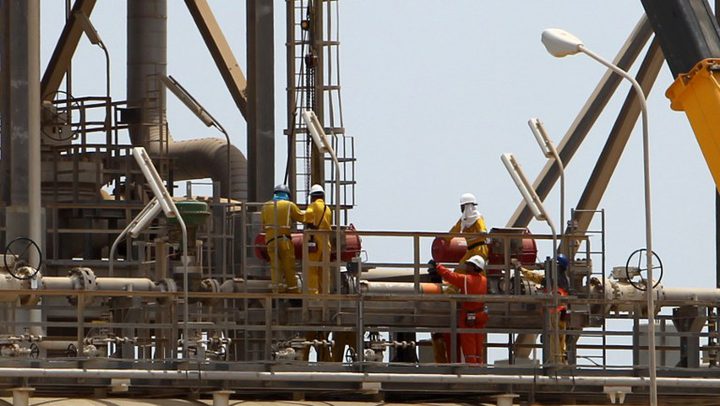 الضربة المتوقعة لسوريا ترفع سعر النفط لأعلى مستوى له منذ 2014