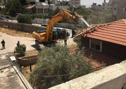 الاحتلال يهدم منازل في بلدة شقبا