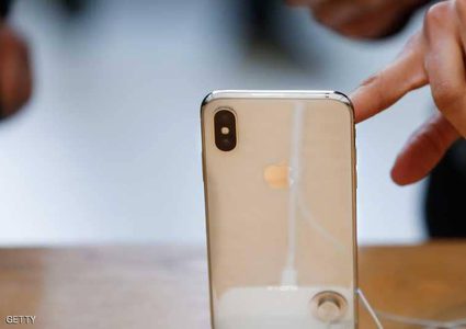 "آيفون X" بعدسة ثالثة في 2019!