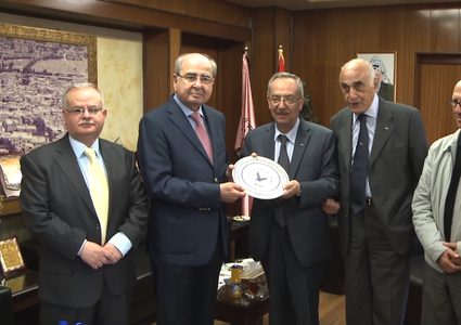 طاهر المصري يزور جامعة النجاح الوطنية (فيديو)