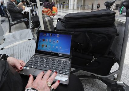 هل وضع اللاصق على حاسوبك يكفي لحمايتك من التجسس؟