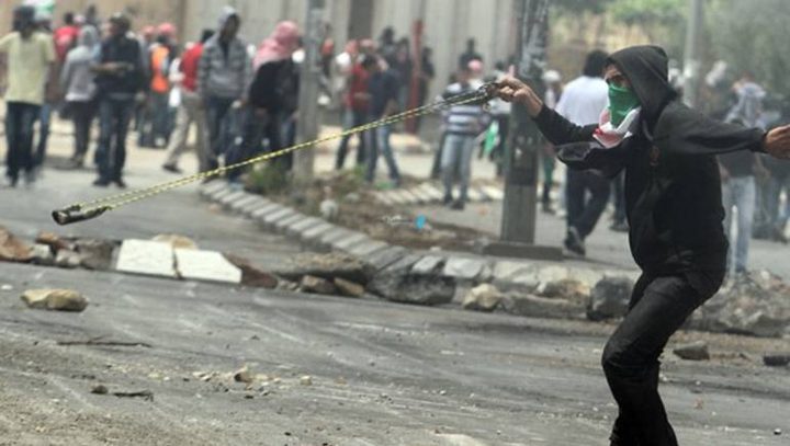 مواجهات بين المواطنين وقوات الاحتلال وسط الخليل
