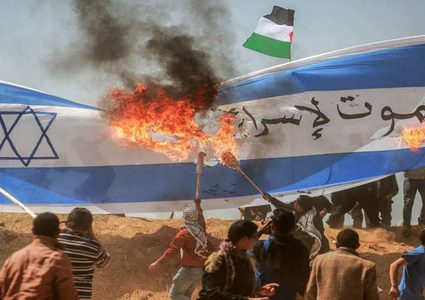 "الهيئة الوطنية" تعلن انتهاء "حرق العَلم" وتدعو لجمعة "الشهداء والأسرى"