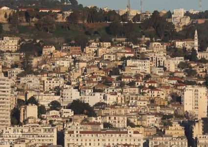 معركة نسائية بالخناجر.. كادت طفلة أن تدفع ثمنها