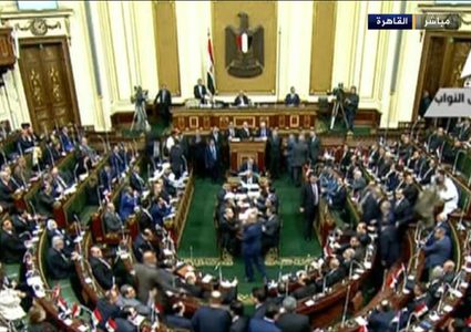 البرلمان المصري يوافق على تمديد حالة الطوارئ 3 أشهر لتدخل عامها الثاني