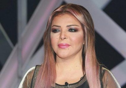 فلة الجزائرية تتراجع عن اعتزالها الغناء بعد شهر واحد من القرار