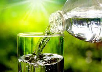 لا يجب شرب 8 أكواب من المياه يومياً والسبب النظام الغذائي