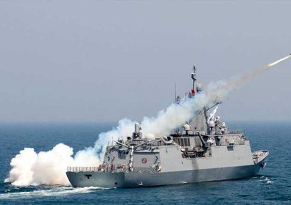 مدمرة بحرية تصل غانا للمساعدة فى إنقاذ 3 كوريين مختطفين