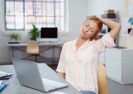 الجلوس لفترات طويلة يؤثر على المخ وفرص الإصابة بالزهايمر