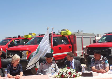 الدّفاع المدني يتسلّم ستّ مركبات إنقاذ ومعداتٍ لوحدة الإعلام