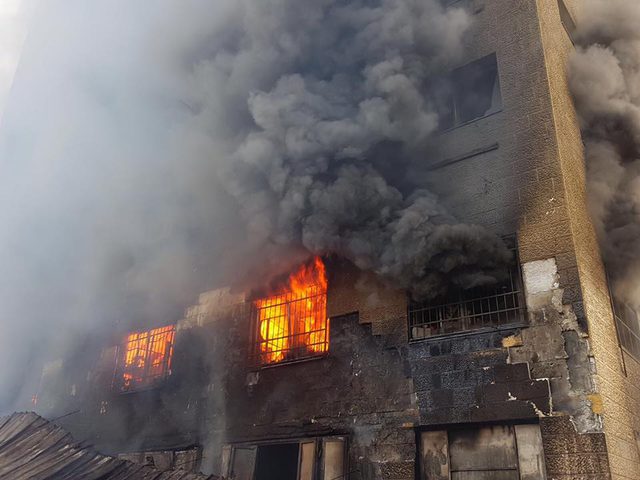 إصابة مواطنة إثر حريق اندلع في نابلس