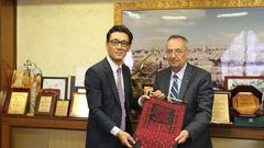 ممثل جمهورية كوريا لدى فلسطين يزور جامعة النجاح الوطنية ويبحث آفاق التعاون المشترك