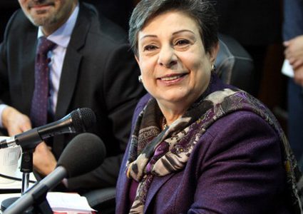 عشراوي: موقف منظمة التحرير ثابت بالدفاع عن حقوق الأسرى