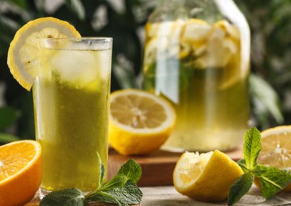 6 عصائر طبيعية لخفض توتر وتقليل إجهاد فصل الصيف