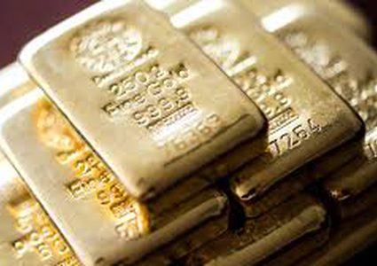 الذهب يرتفع مع هبوط الدولار