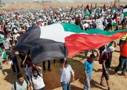 تقرير: 33 شهيداً و4279 جريحاً منذ بدء مسيرة العودة