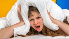 السهر في الليل: الأسباب، الأضرار، وطرق العلاج غذائياً!