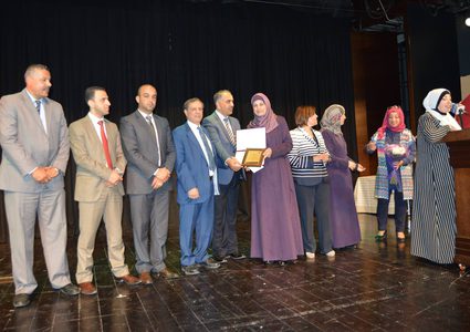 "التربية" تكرم الفائزين بجائزة العبسي على مستوى رام الله والبيرة