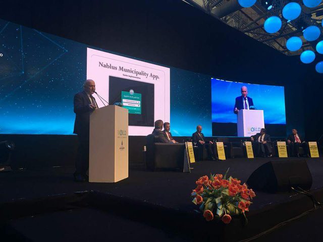 رئيس بلدية نابلس يشارك في المؤتمر العالمي للمدن الذكية في اسطنبول