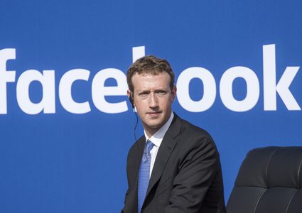 رئيس فيسبوك "مطلوب" في أوروبا!