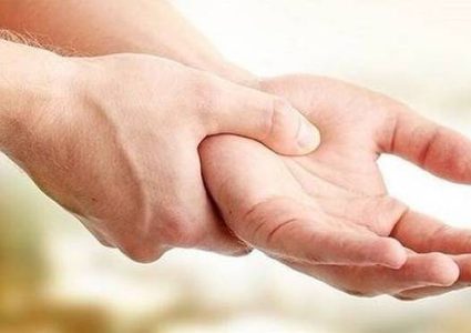 الإرتجاف.. متى يتوجب عليك استشارة الطبيب؟