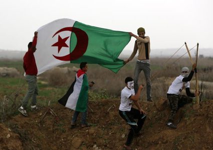 المُقلاع .. اليَدُ الفلسطينيّة المُقاوِمة !