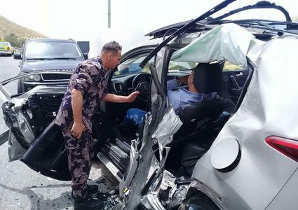 إصابة خمسة مواطنين على طريق وادي النار