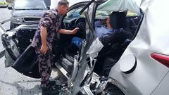 إصابة خمسة مواطنين على طريق وادي النار