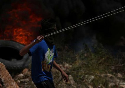 إصابات بالاختناق وأضرار بمركبة خلال مواجهات في كفر قدوم