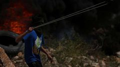 إصابات بالاختناق وأضرار بمركبة خلال مواجهات في كفر قدوم