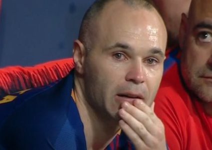 إنييستا يتحدث بشأن مستقبله مع برشلونة