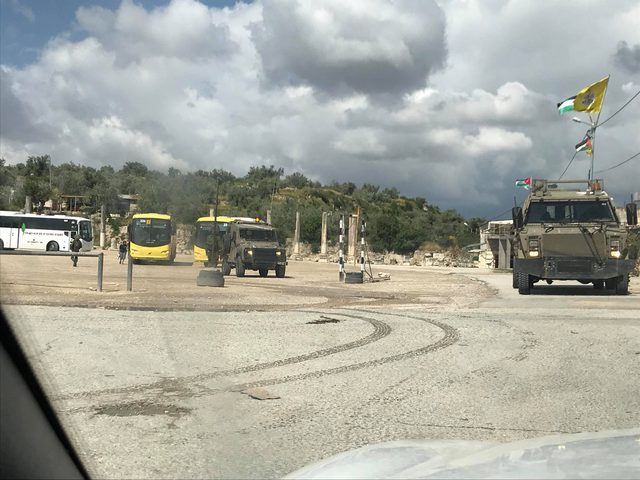 مئات المستوطنين يقتحمون سبسطية بحماية قوات الاحتلال(صور)