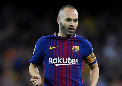 إنييستا يلمح إلى "النهائي الأخير" مع البارسا