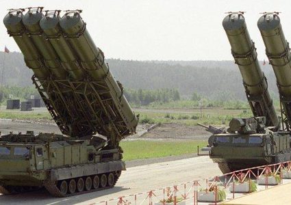 تقرير: حكومة الإحتلال لم تفلح بإقناع روسيا بالتراجع عن بيع صواريخ "S-300" لسوريا