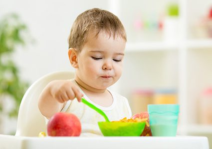 استهلاك الأطفال للسكر يقلل من قدراتهم الإدراكية