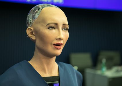 الروبوت صوفيا من القاهرة: من فضلكم لا تطيحوا بي