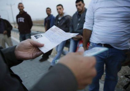 الاحتلال يسحب تصاريح مئات العمال من يعبد وبرطعة