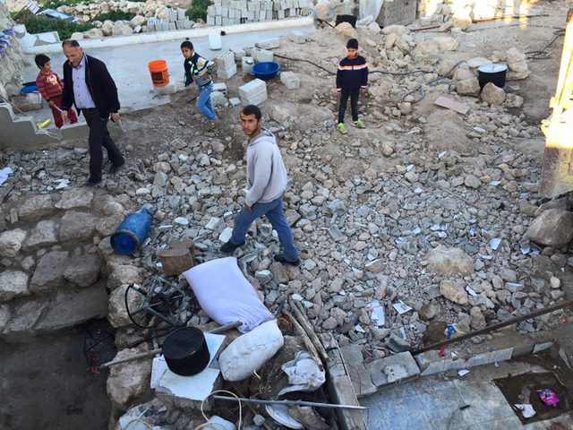 الاحتلال يفجر منزل الأسير القمبع في جنين (صور - فيديو)