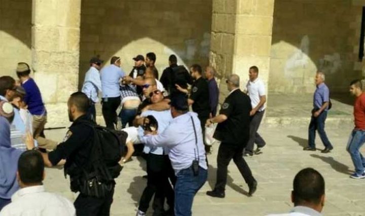 الاحتلال يستهدف حراس المسجد الأقصى بالابعاد