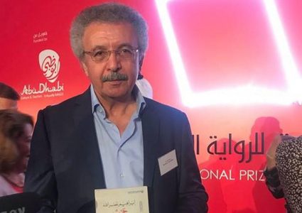 فلسطين تحوز جائزة البوكر.. عن حرب الكلب الثانية