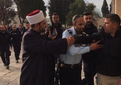 بكيرات يوضح لـ"النجاح" أهداف الاحتلال بحملة إبعاد حراس الأقصى