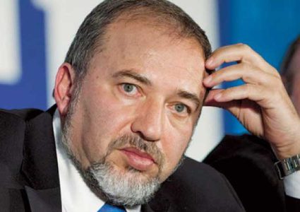 ليبرمان: اسرائيل ستضرب طهران إذا وقع هجوم إيراني