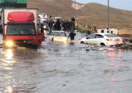 انقاذ 15 مواطنا من الفيضانات شرق بيت لحم