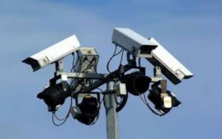 الاحتلال ينصب كاميرات مراقبة في سلوان ويحرر مخالفتين لمواطن بحجة تنظيف أرضه