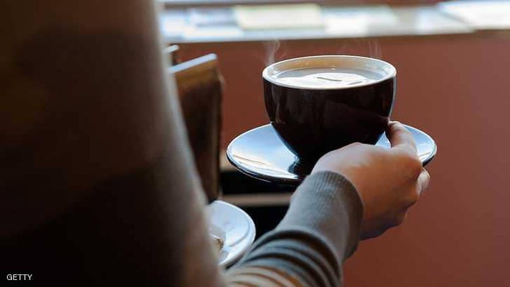 ما الأضرار التي قد يسببها تناول مشروبات الكافايين لجسمك؟